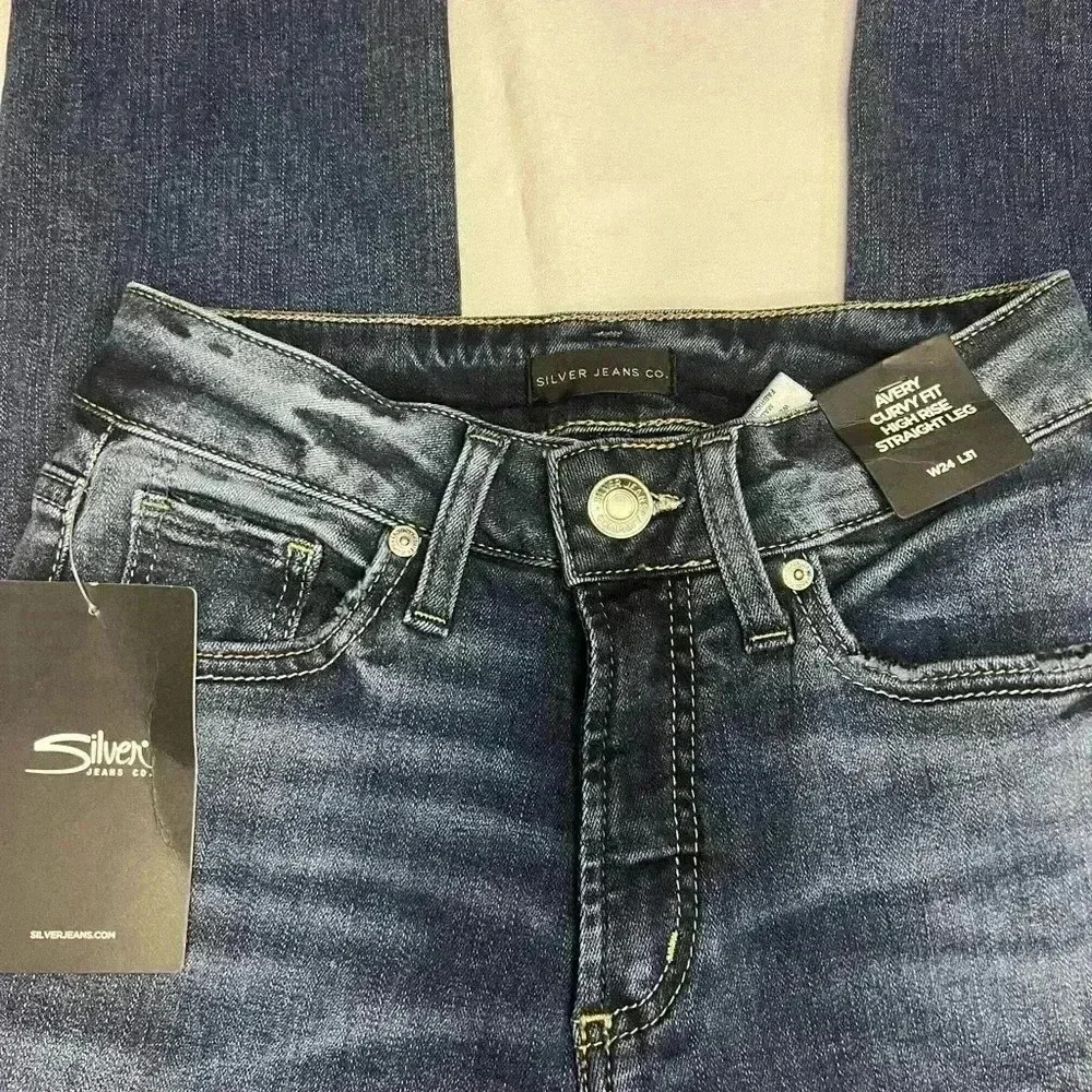 Silver Jeans Avery High Rise Straight Leg Jean in Indigo size 24/31 - Picture 6 of 12
